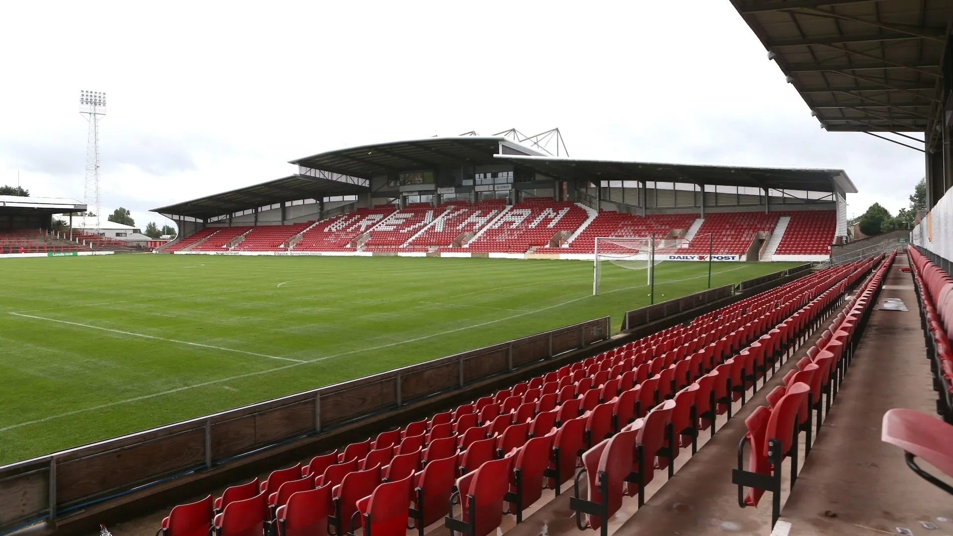 Sân vận động Racecourse Ground, sân nhà của Wrexham