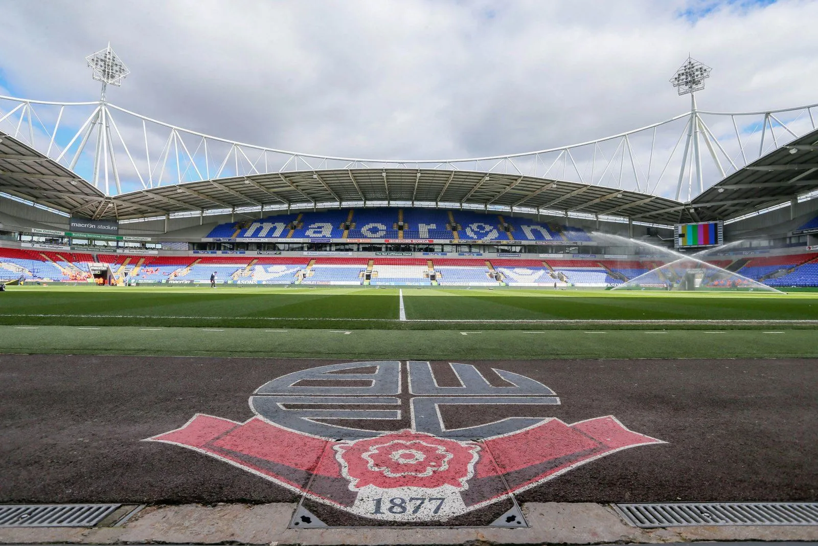 Toàn cảnh sân vận động Macron, nơi Bolton Wanderers thi đấu