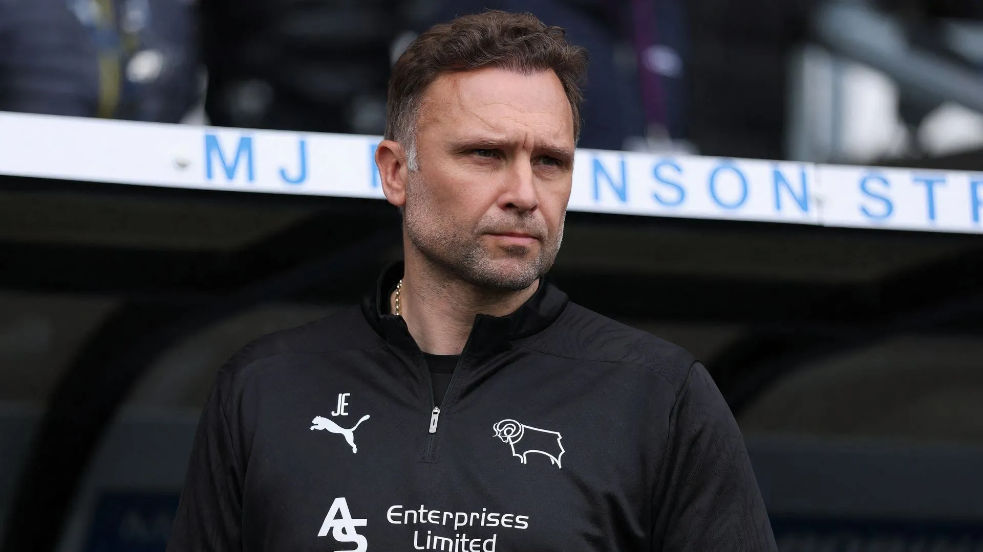 HLV John Eustace chỉ đạo Derby County tại Giải Hạng Nhất Anh