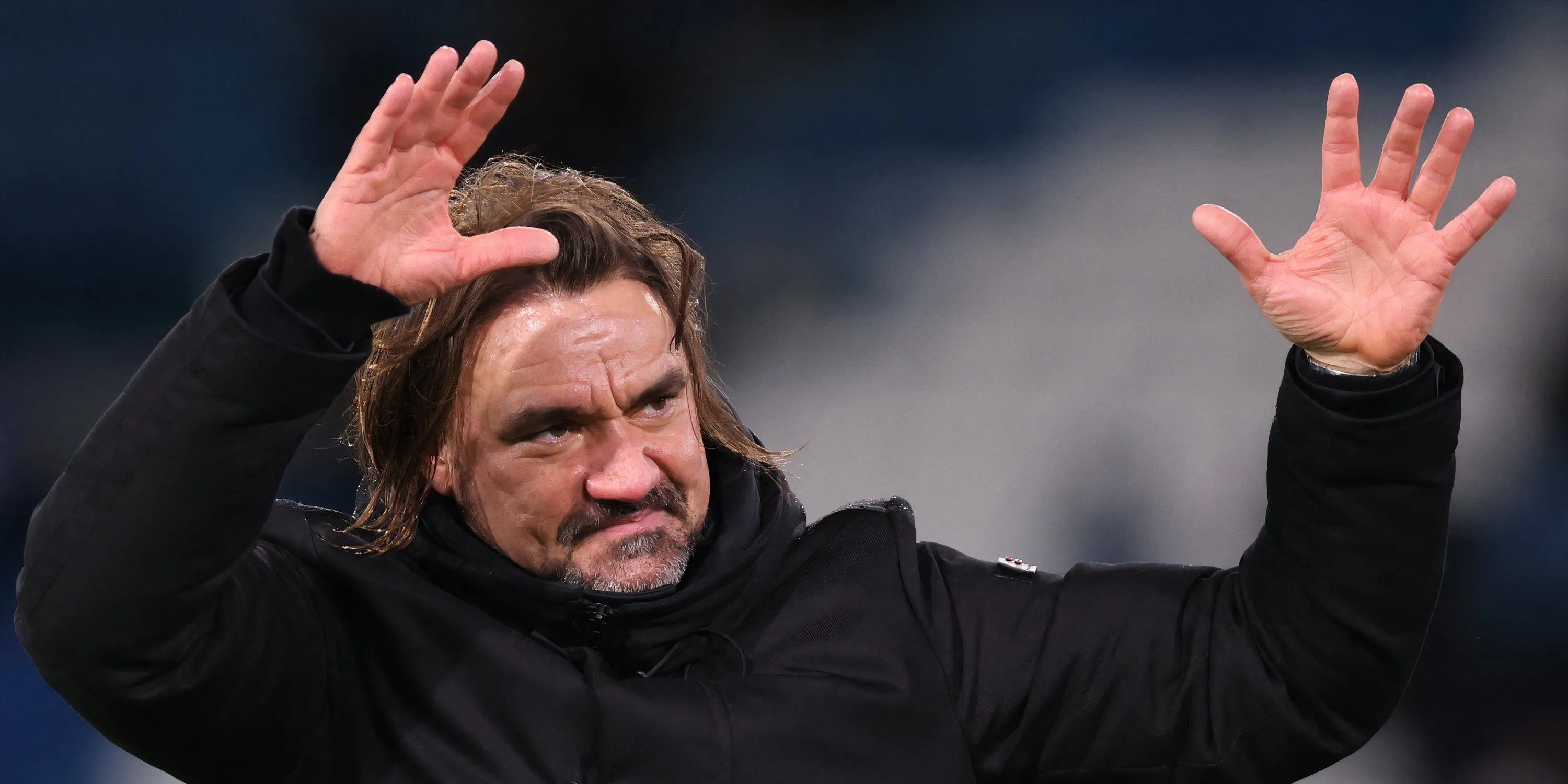 Huấn luyện viên Daniel Farke của Leeds United thảo luận về kế hoạch đội bóng