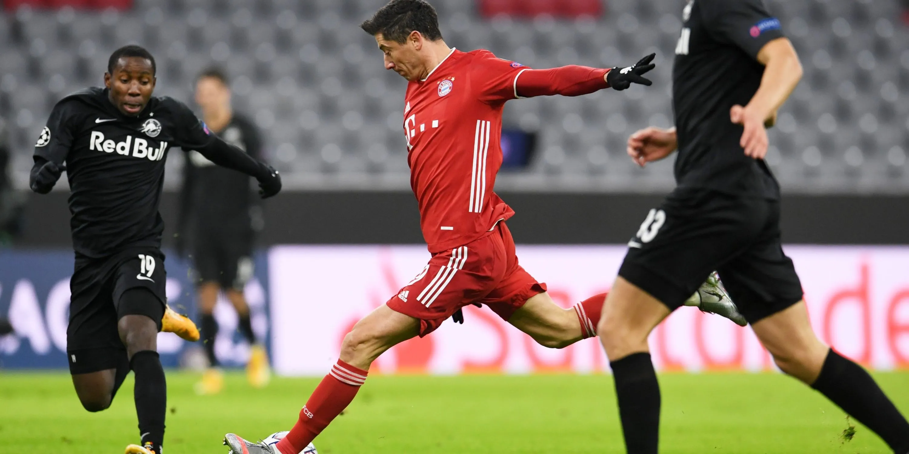 Robert Lewandowski trong mùa giải 2019-2020 cùng Bayern Munich