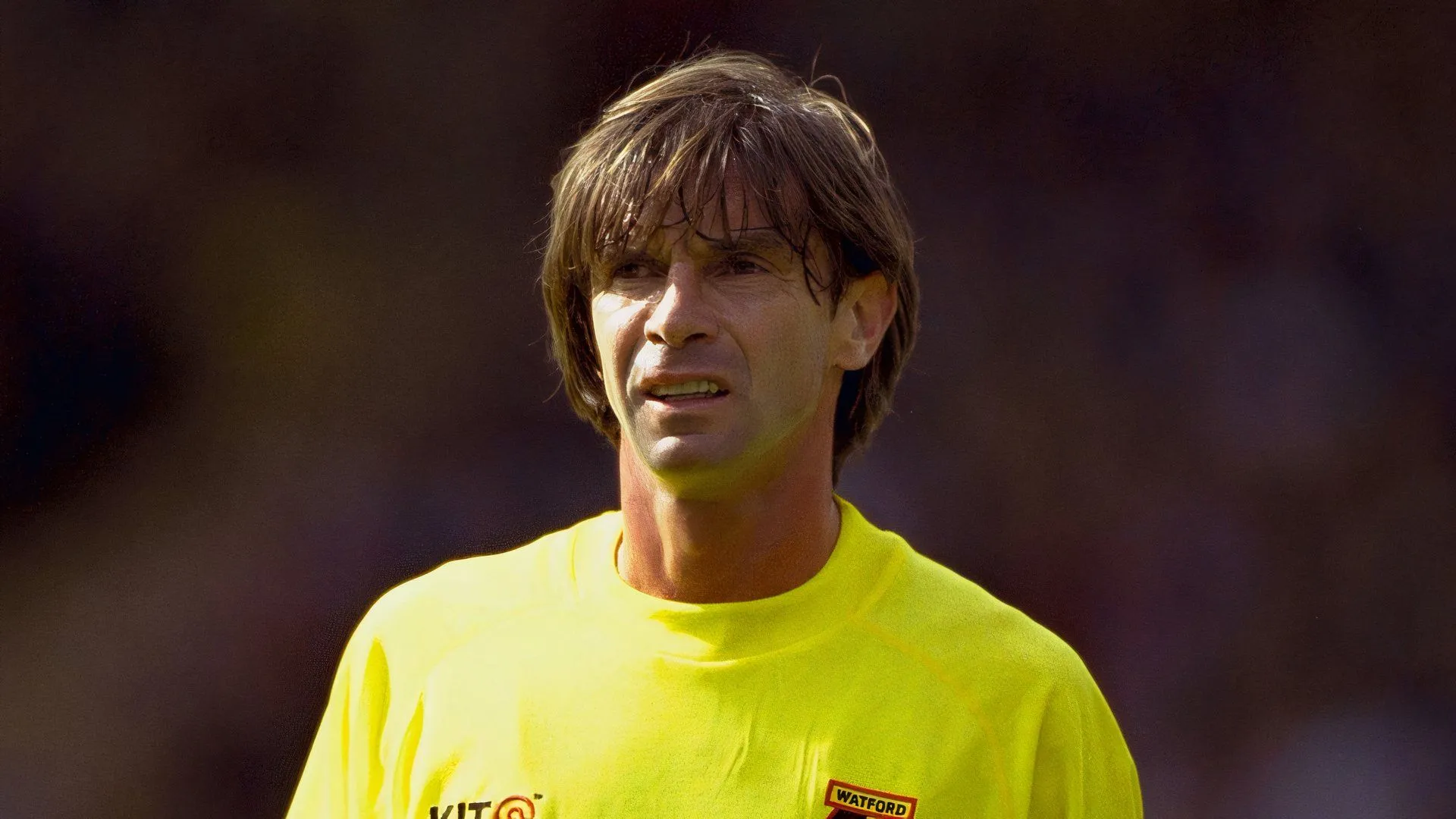Filippo Galli trong một trận đấu cho Watford tại Championship