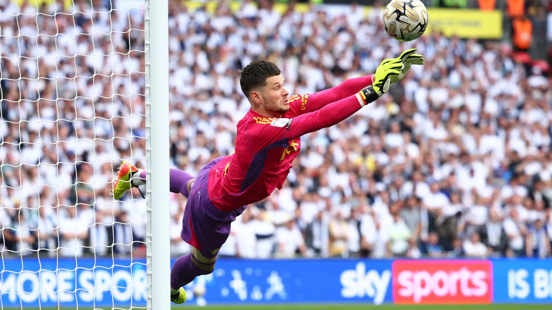 Illan Meslier có thể tìm lại phong độ đỉnh cao tại Leicester City