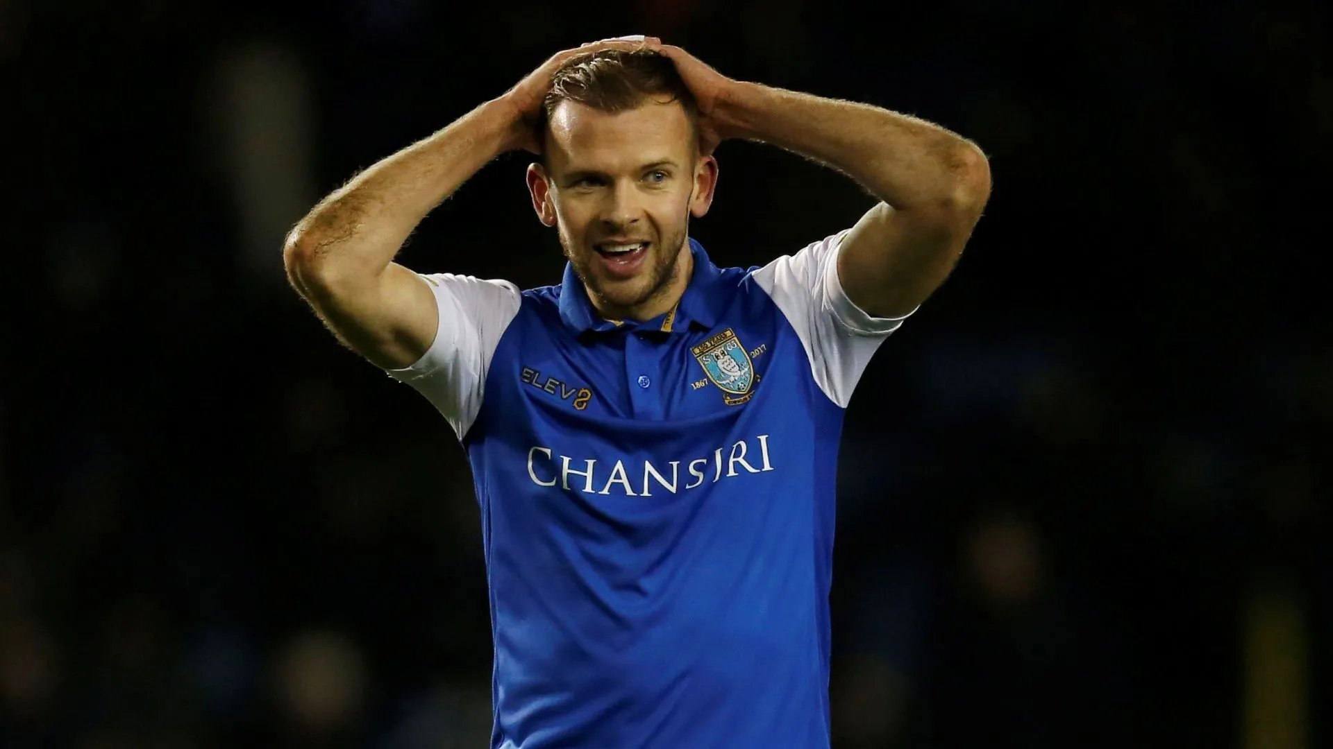 Jordan Rhodes trong buổi chụp ảnh giới thiệu cầu thủ tại Sheffield Wednesday
