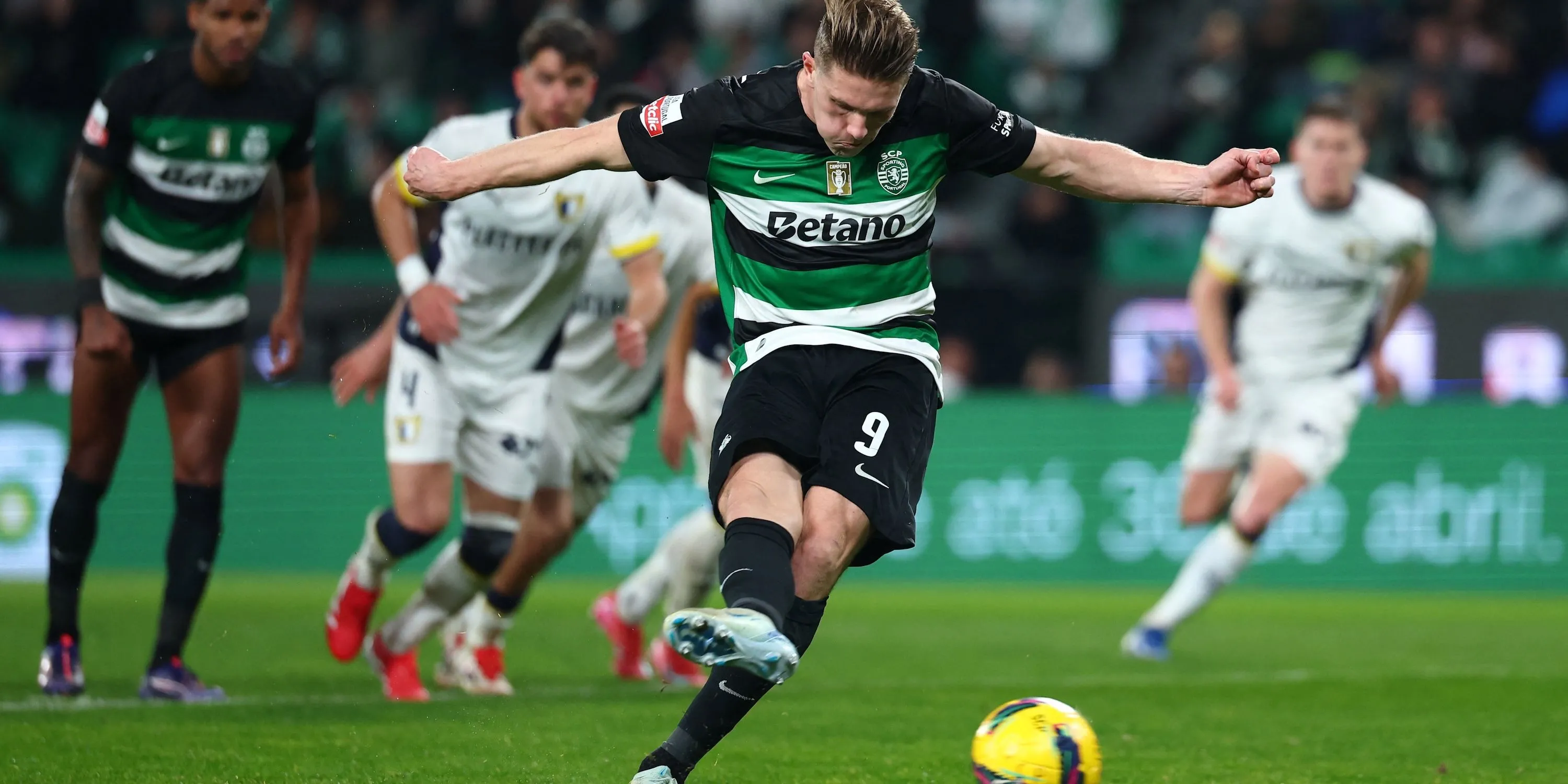 Viktor Gyokeres của Sporting CP cùng biểu đồ heatmap thể hiện khu vực hoạt động