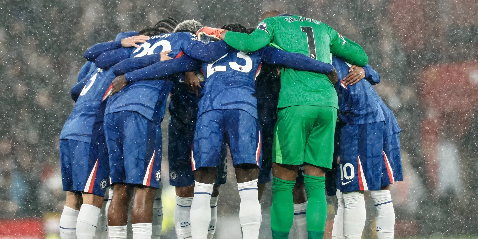 Cầu thủ Chelsea tại sân Stamford Bridge – CLB đang trên đà phục hồi mạnh mẽ