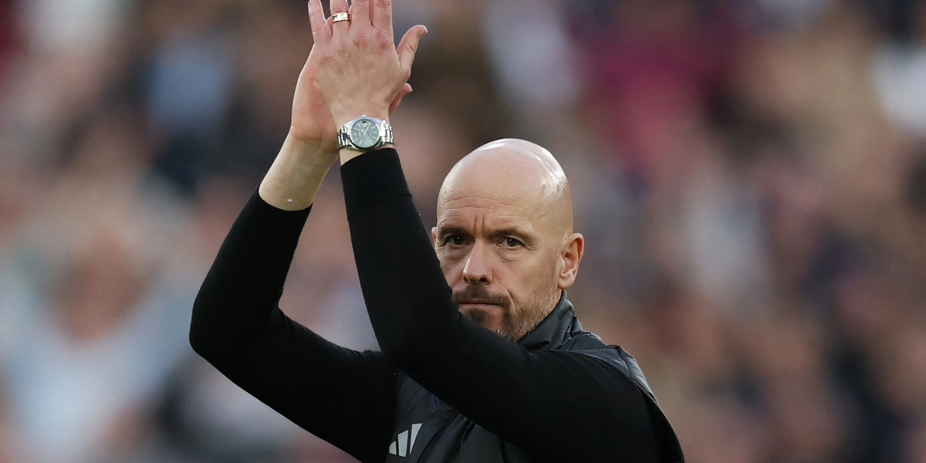 Erik ten Hag là HLV tại Manchester United, có tiếng nói trong giới bóng đá Anh