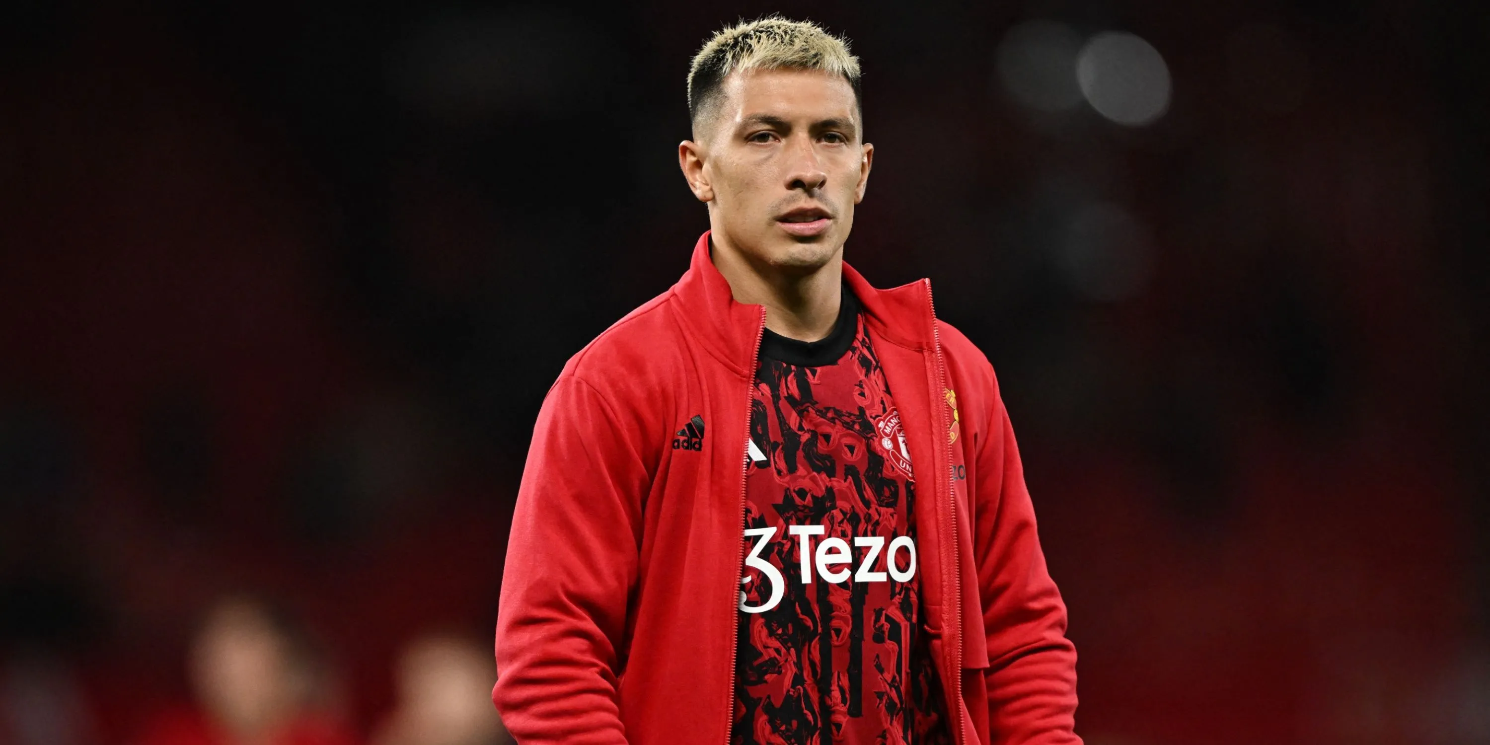 Lisandro Martinez ở vị trí hậu vệ trung tâm, hiểu biết sâu sắc về cách chơi của Amorim