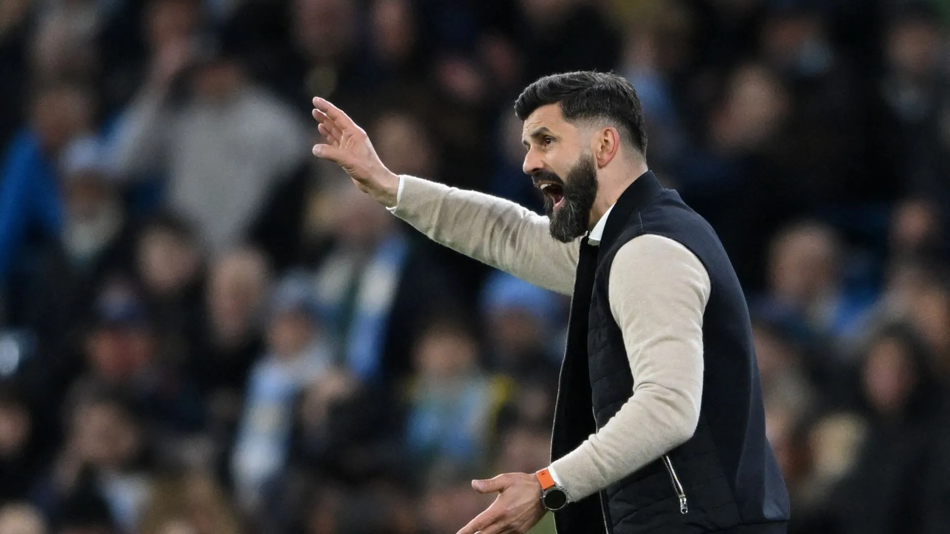 Miron Muslic - huấn luyện viên Schalke từng dẫn dắt Plymouth Argyle