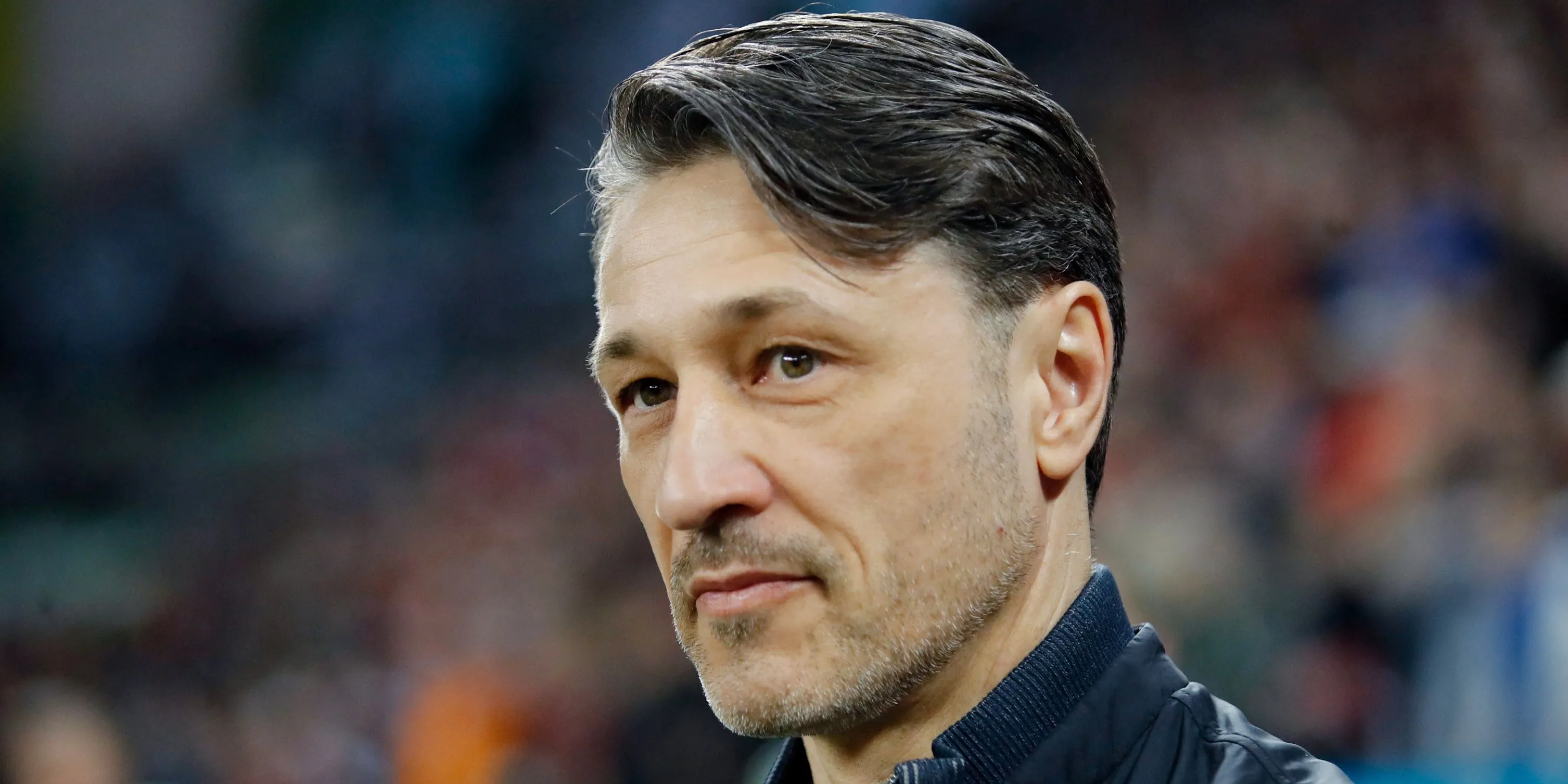 Niko Kovac theo dõi trận đấu từ ghế huấn luyện viên