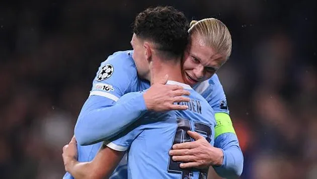 Phil Foden gây ấn tượng bên cạnh Erling Haaland tại Champions League
