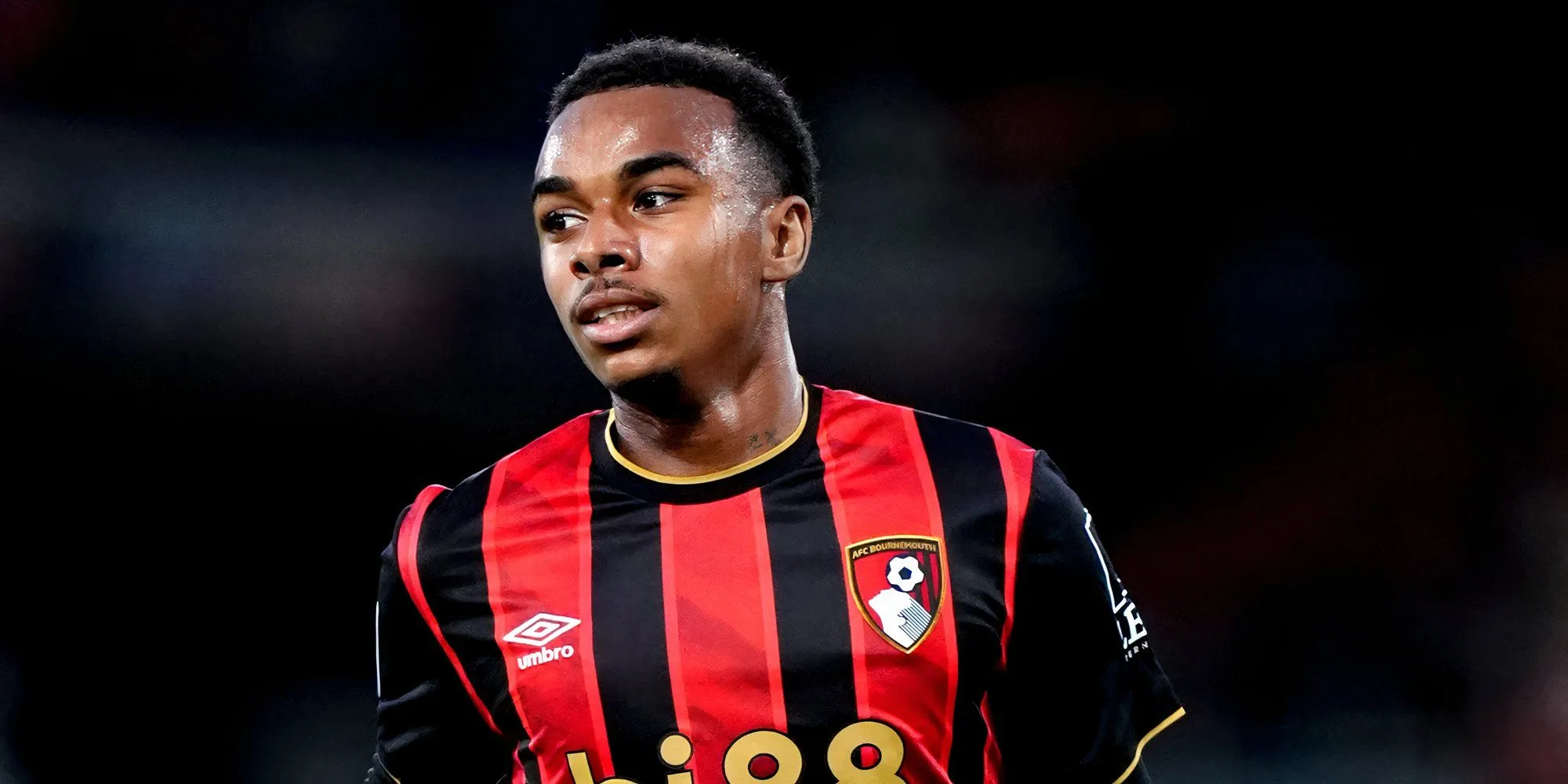 Tiền đạo Eli Junior Kroupi của Bournemouth trong trận đấu